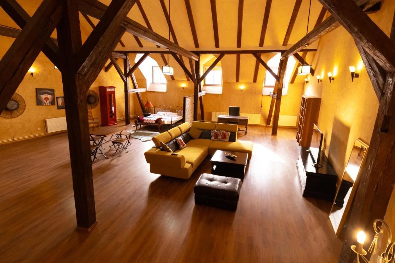 The Attic - Large Open-Space In The Old Town Of Brasov, Minutes Away From The Black Church Exterior photo